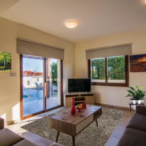 5 Bedroom House for Sale in Neo Chorio Pafou, Paphos District