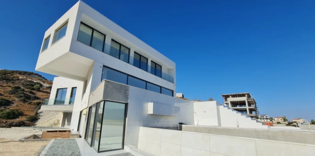 6+ Bedroom House for Sale in Agios Tychonas, Limassol District