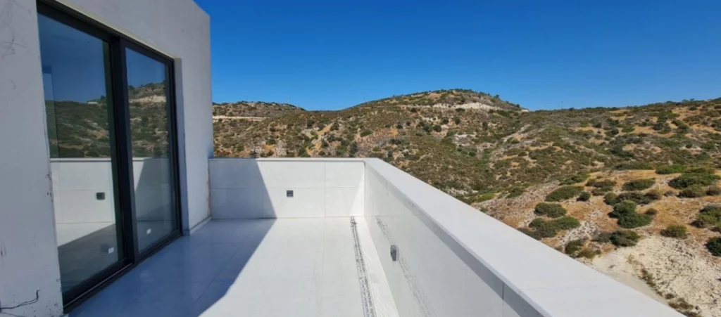 6+ Bedroom House for Sale in Agios Tychonas, Limassol District