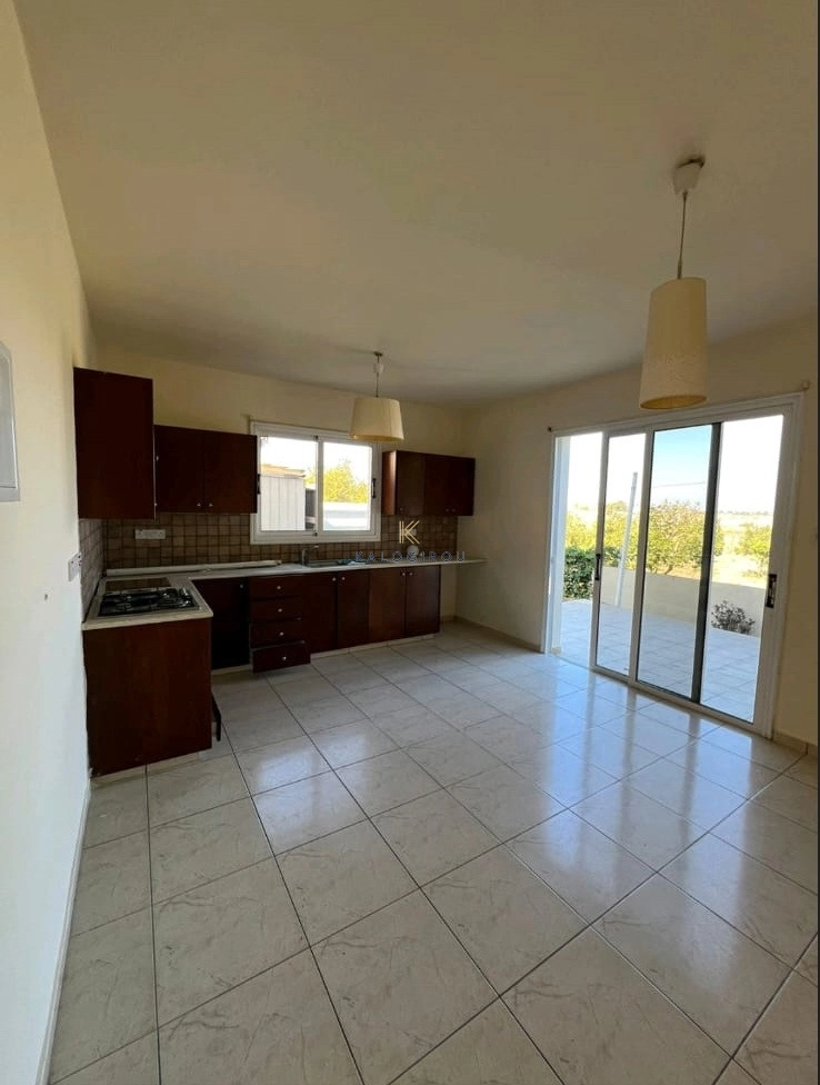 Cheap Houses and Villas for Sale Larnaca up to 300000 euro