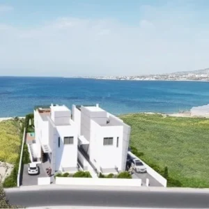 5 Bedroom House for Sale in Kissonerga, Paphos District