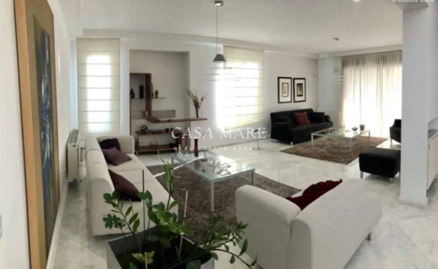 5 Bedroom House for Sale