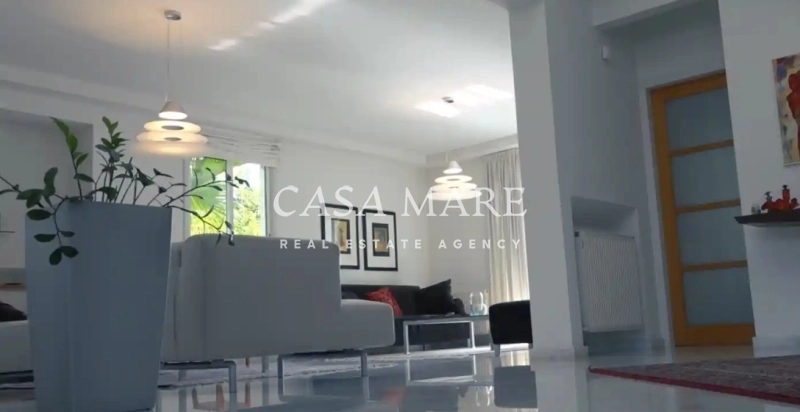 5 Bedroom House for Sale