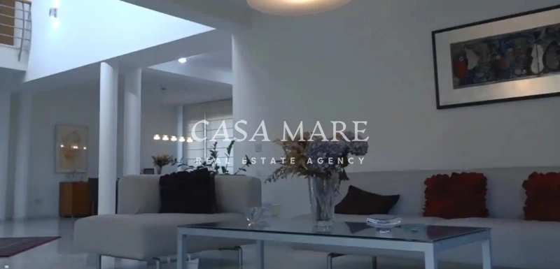 5 Bedroom House for Sale