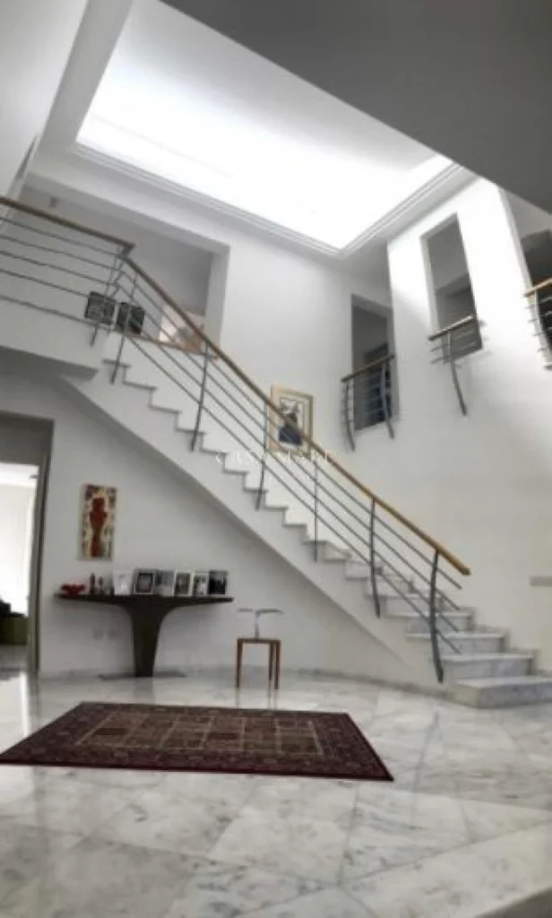 5 Bedroom House for Sale
