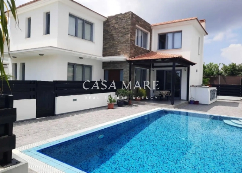 4 Bedroom House for Sale