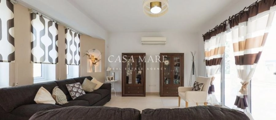 4 Bedroom House for Sale