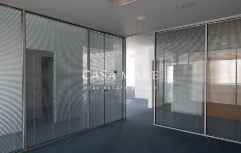237m² Office for Rent