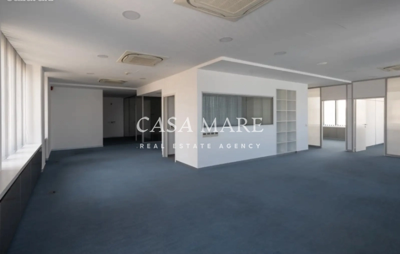 237m² Office for Rent