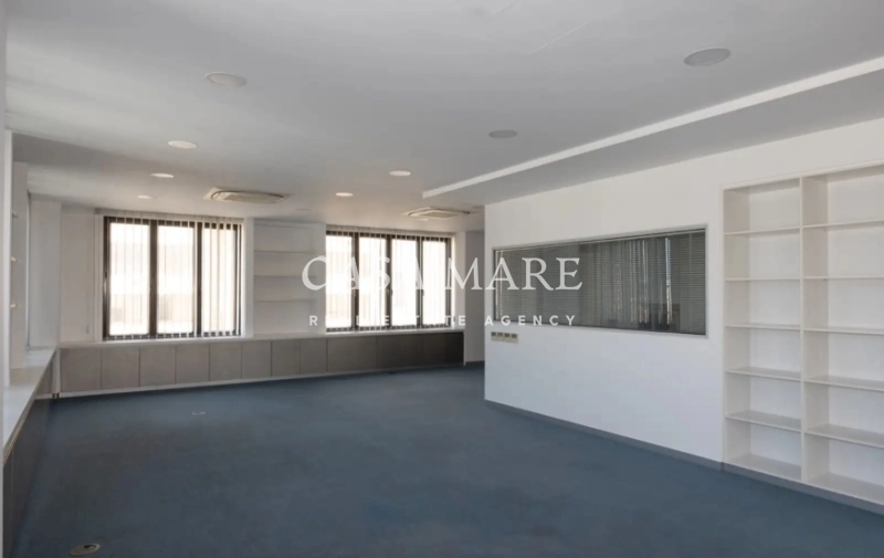 237m² Office for Rent