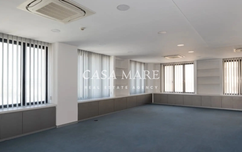 237m² Office for Rent