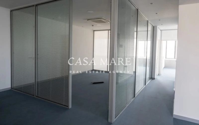 237m² Office for Rent