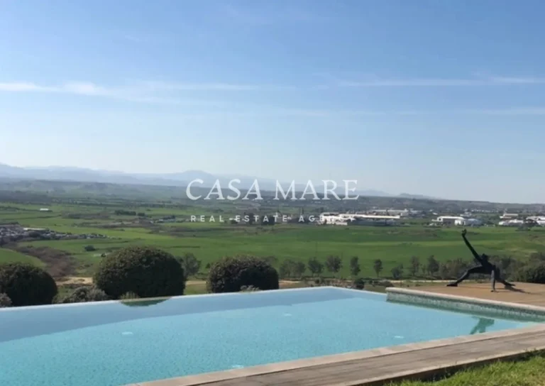 5 Bedroom House for Sale