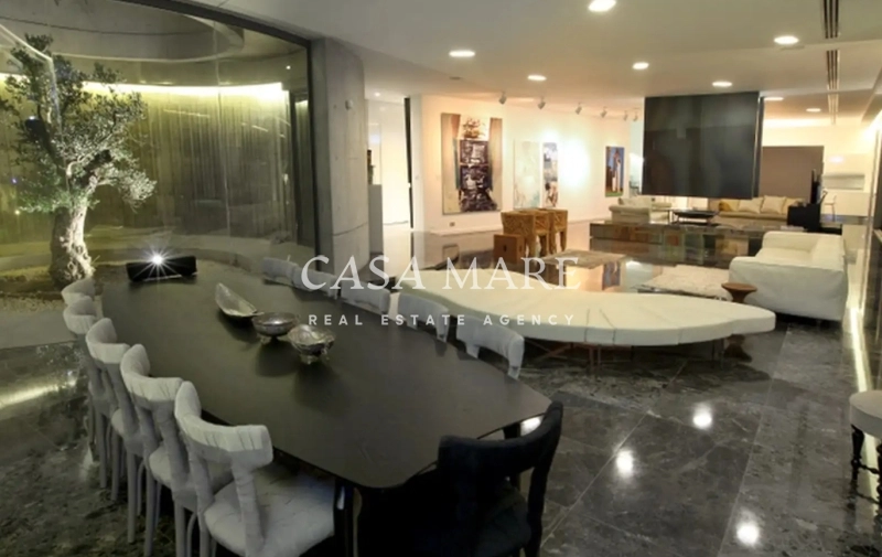 5 Bedroom House for Sale