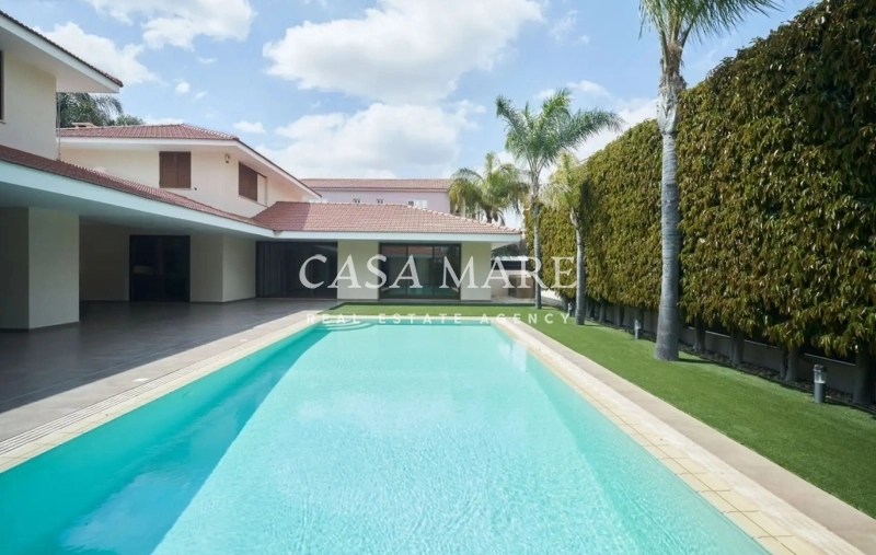 6+ Bedroom House for Sale in Strovolos