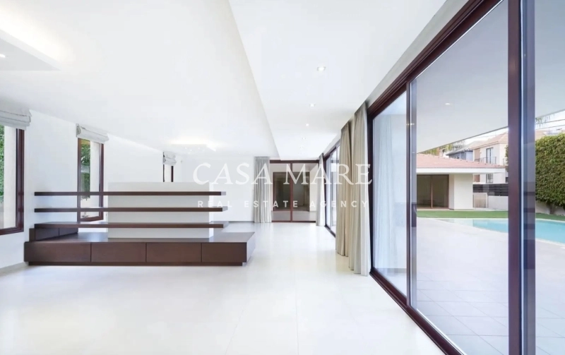 6+ Bedroom House for Sale in Strovolos