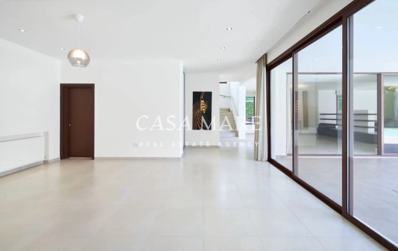 6+ Bedroom House for Sale in Strovolos