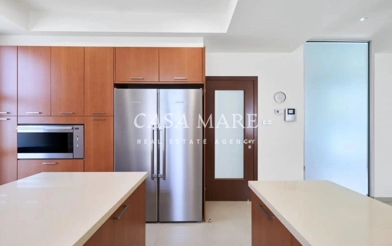 6+ Bedroom House for Sale in Strovolos