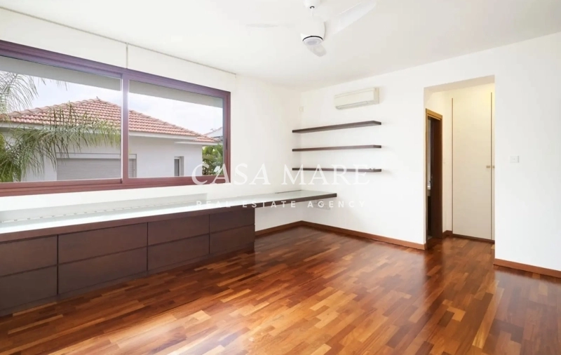 6+ Bedroom House for Sale in Strovolos