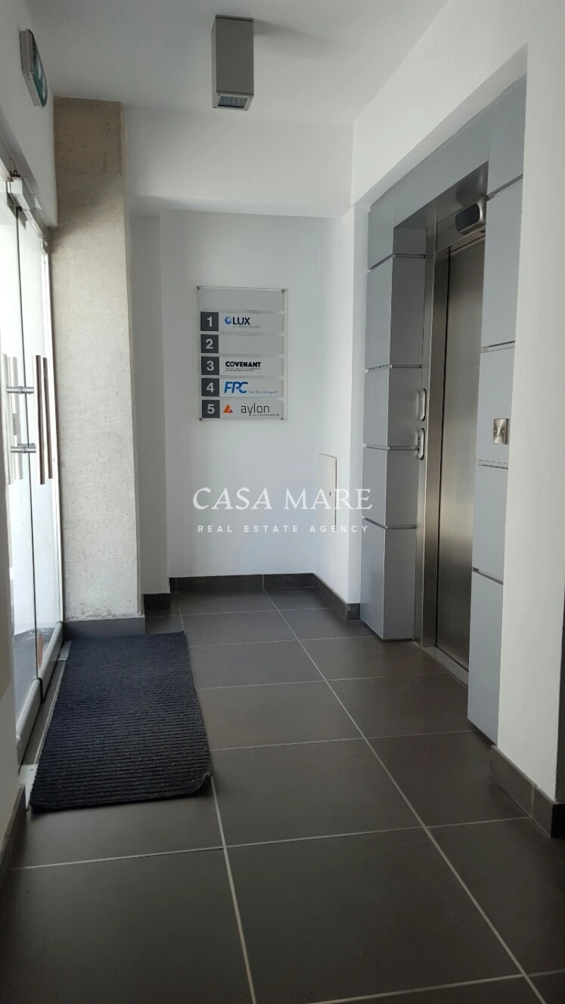 130m² Office for Rent