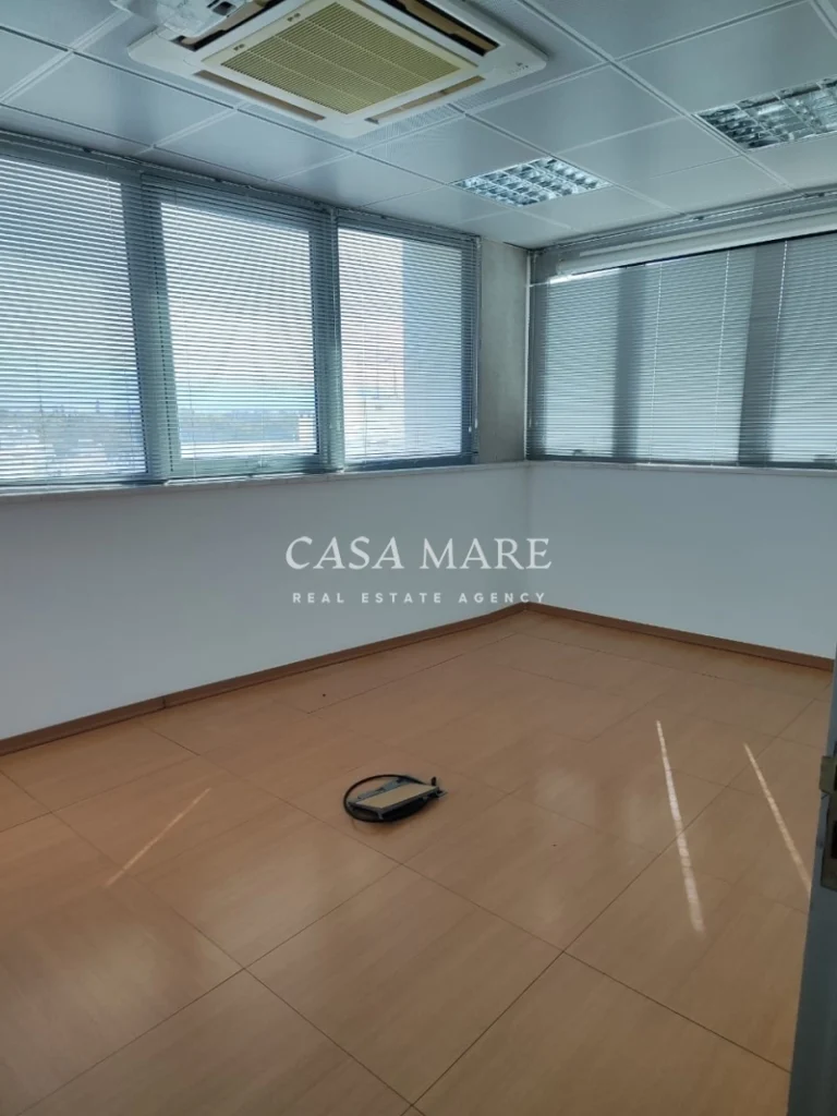 130m² Office for Rent