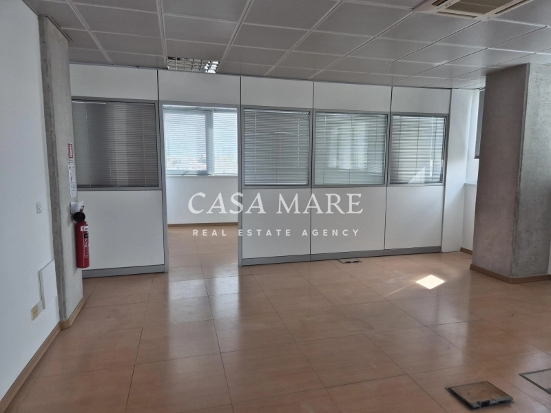 130m² Office for Rent