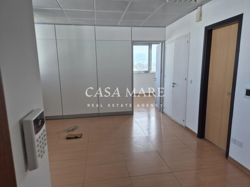 130m² Office for Rent