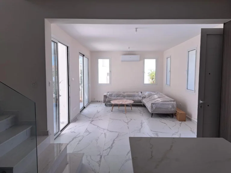 Cheap Houses and Villas for Sale Larnaca up to 600000 euro