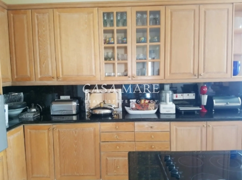5 Bedroom Apartment for Rent