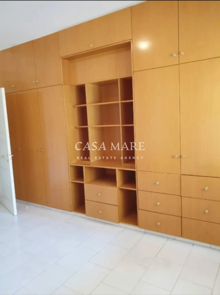 5 Bedroom Apartment for Rent