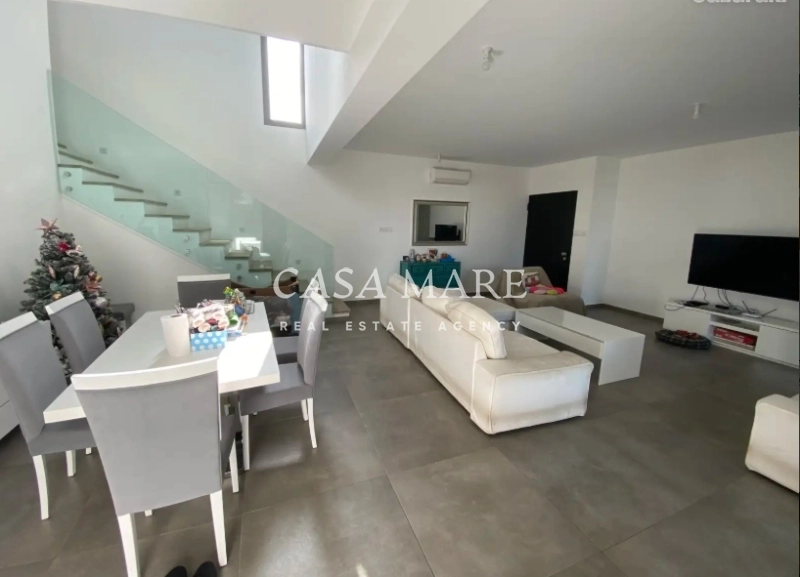 4 Bedroom House for Sale