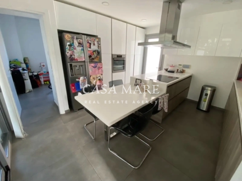 4 Bedroom House for Sale