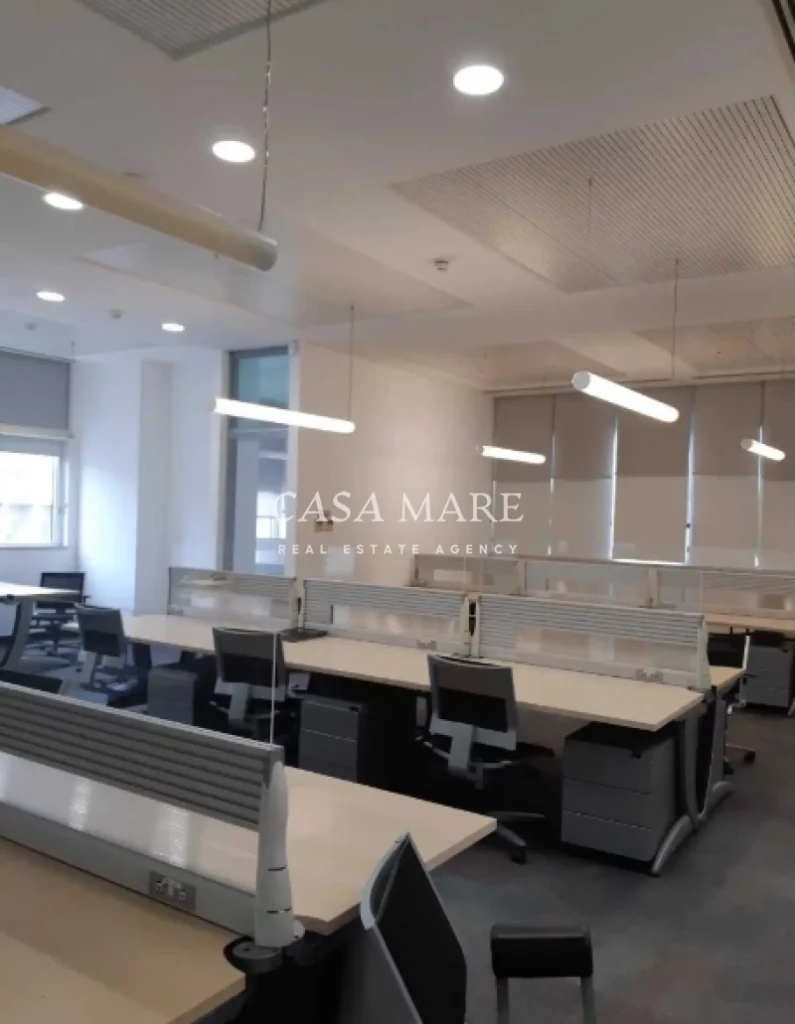 250m² Office for Rent