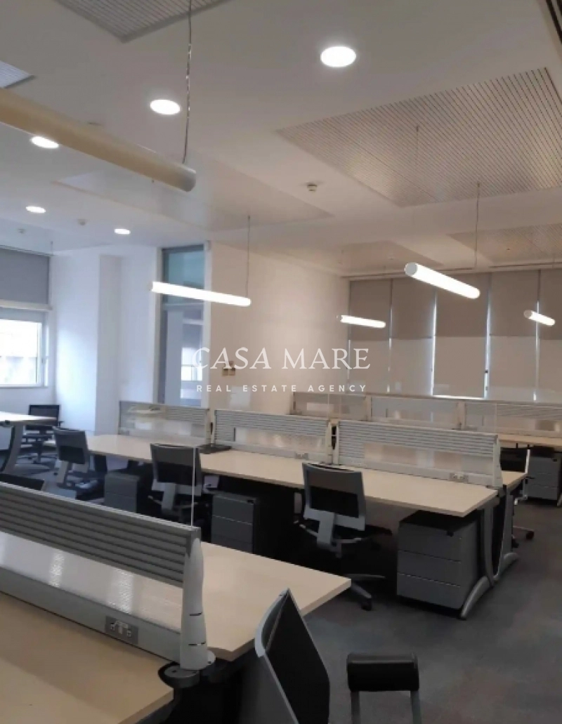 250m² Office for Rent