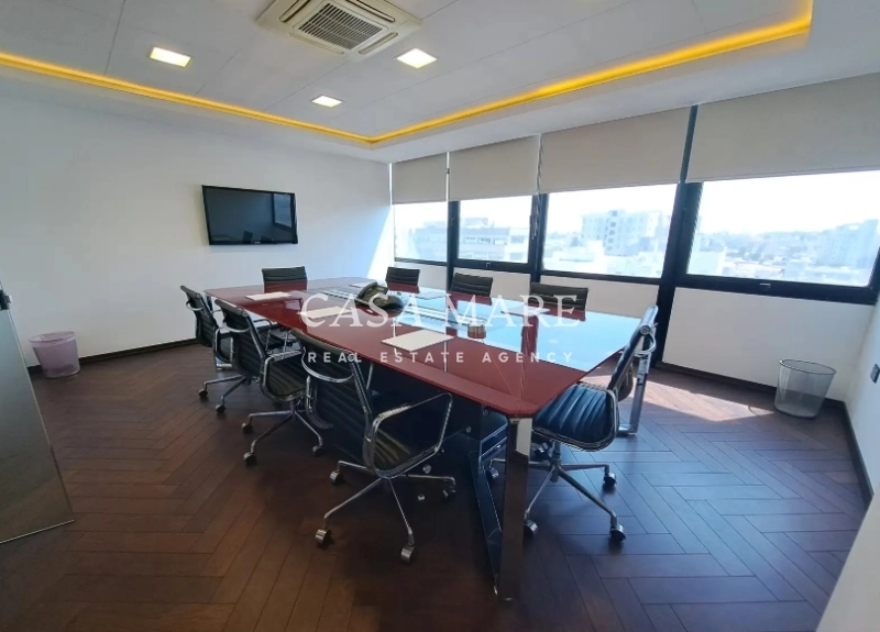 372m² Office for Rent