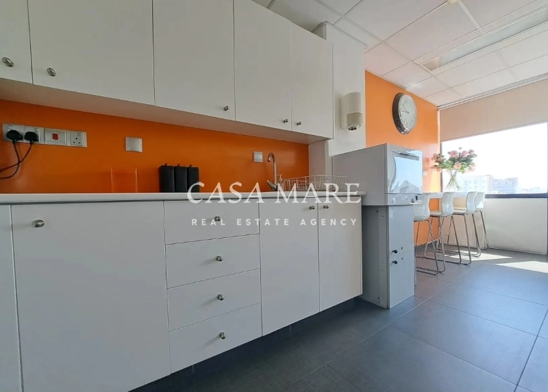 372m² Office for Rent