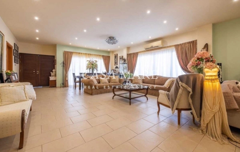 4 Bedroom House for Sale