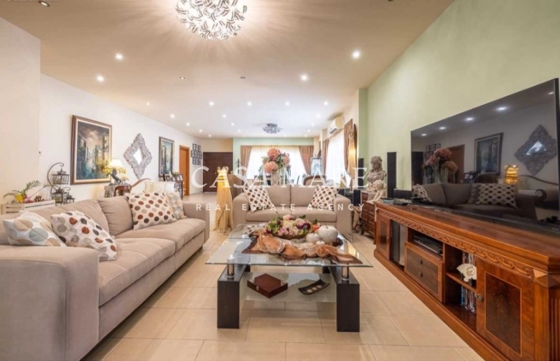 4 Bedroom House for Sale