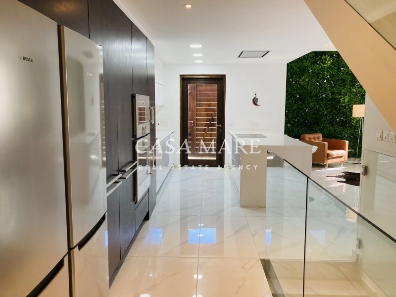 4 Bedroom House for Sale