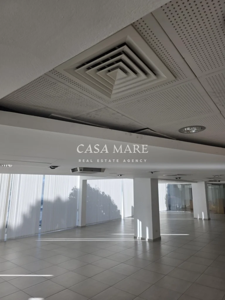 1082m² Building for Rent