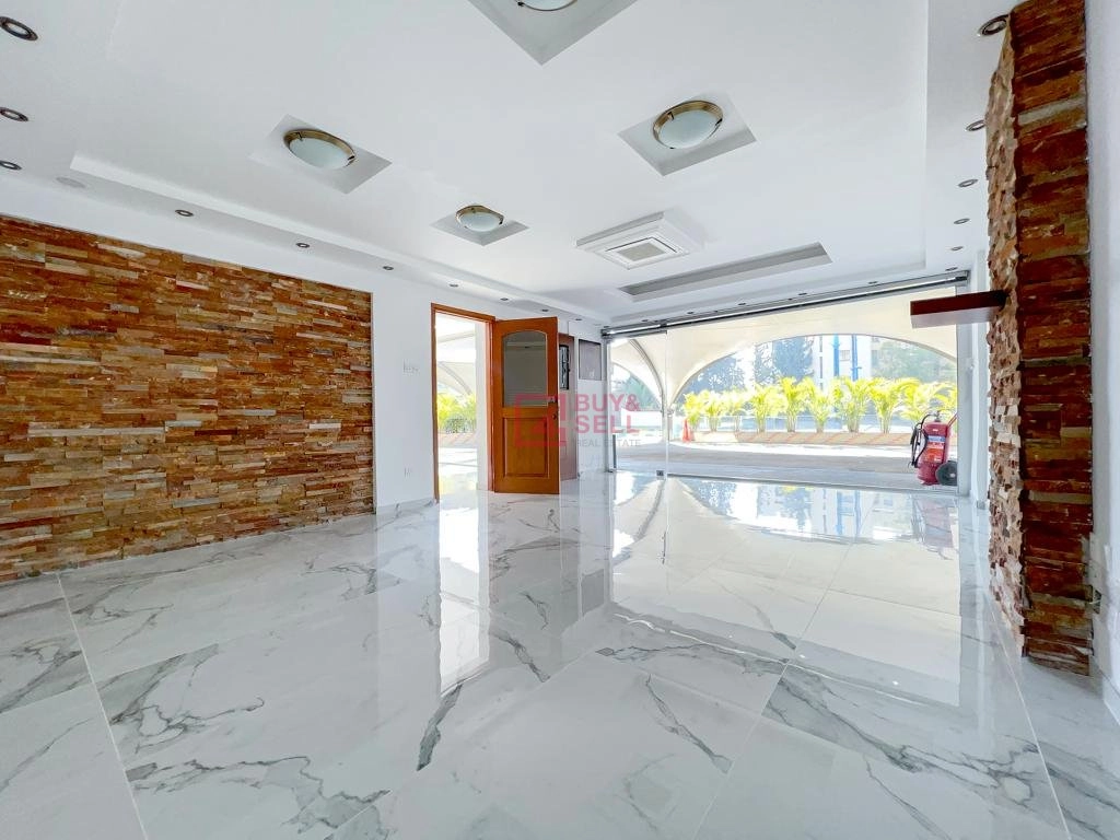 125m² Office for Rent