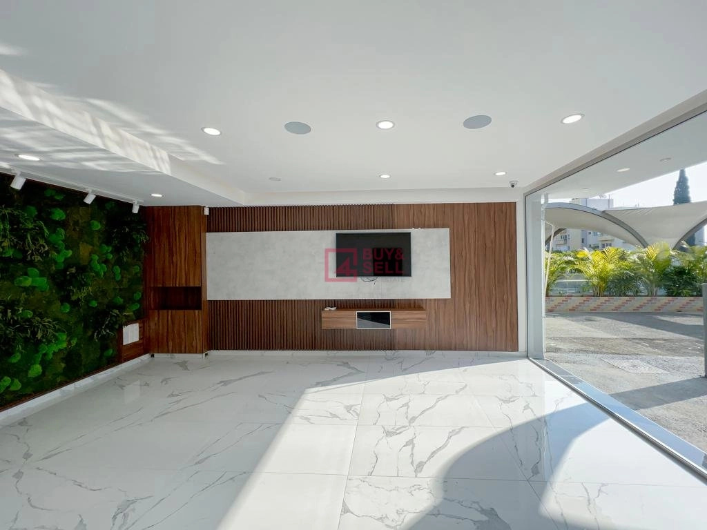 125m² Office for Rent