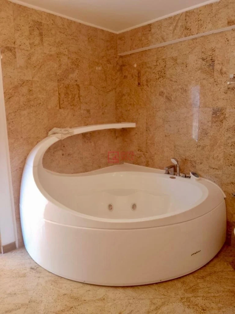 4 Bedroom Apartment for Rent in Germasogeia – Tourist Area, Limassol District