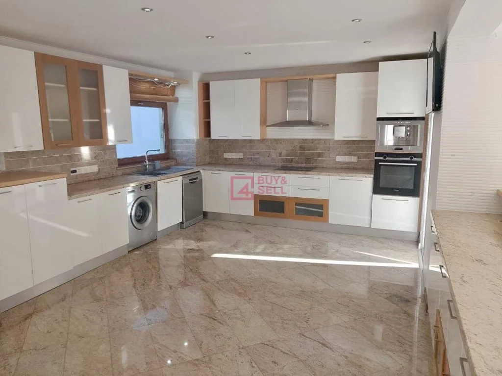 4 Bedroom Apartment for Rent in Germasogeia – Tourist Area, Limassol District