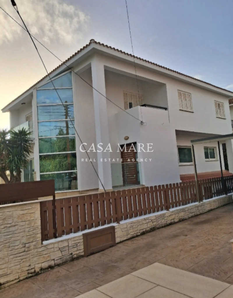 5 Bedroom House for Sale