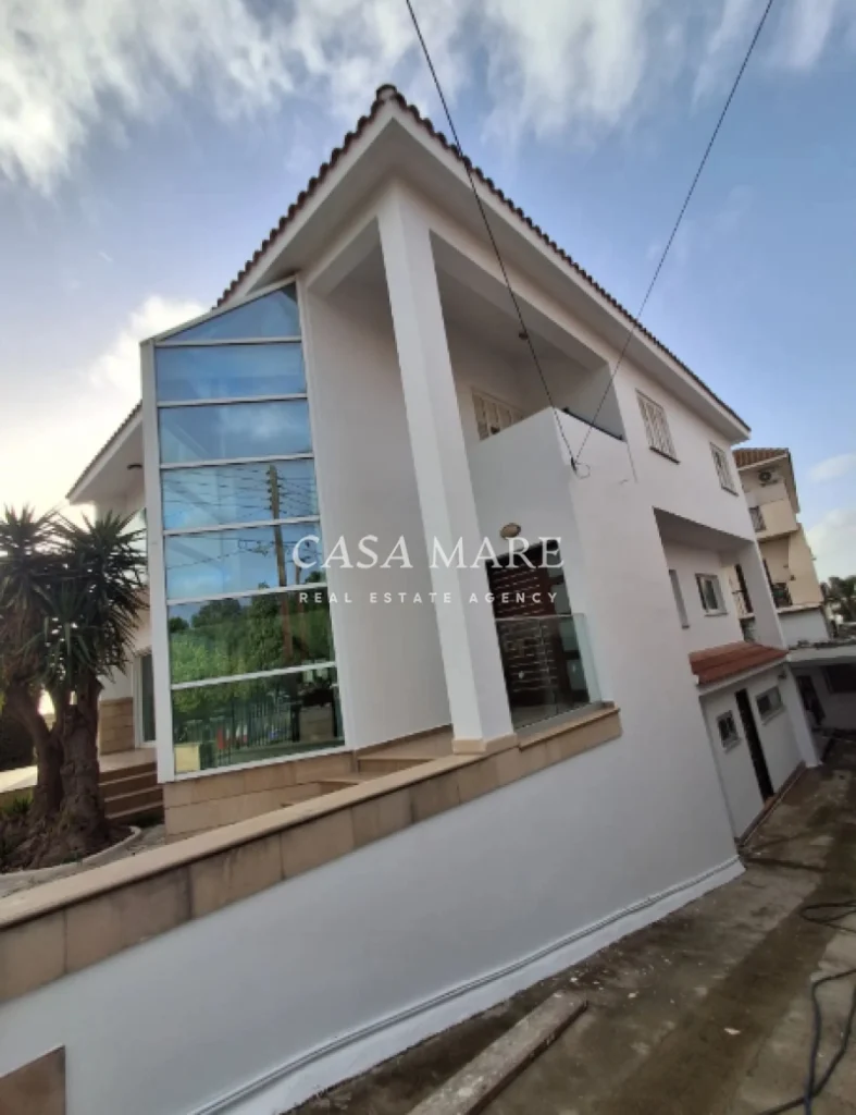 5 Bedroom House for Sale
