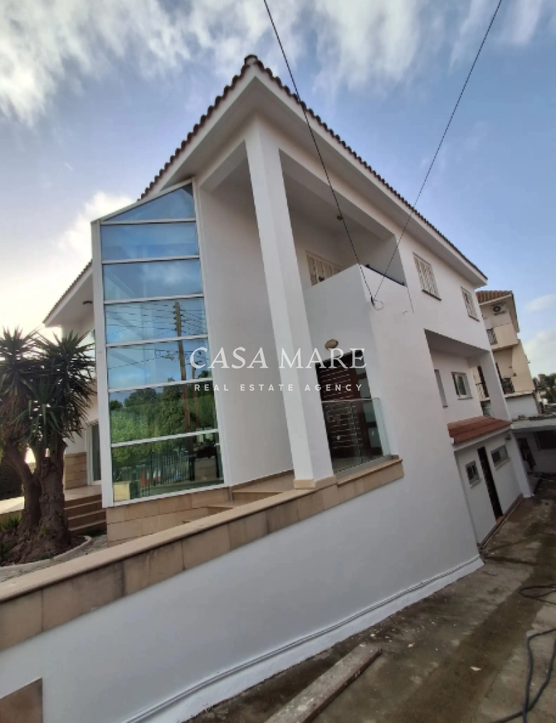 5 Bedroom House for Sale