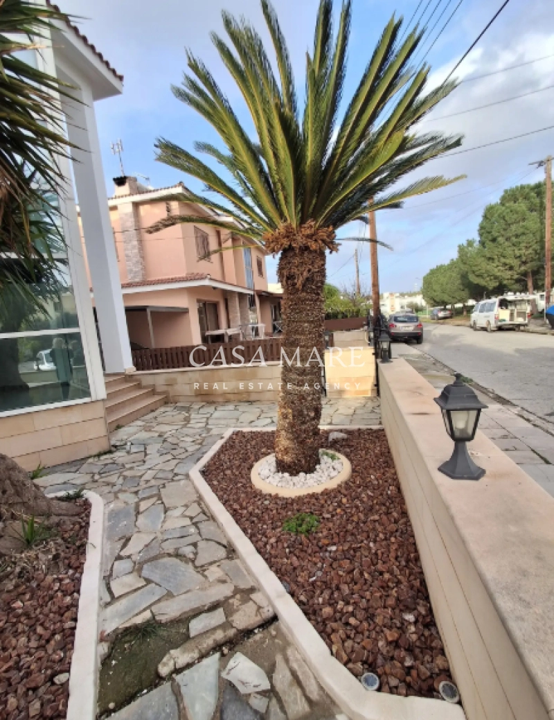 5 Bedroom House for Sale