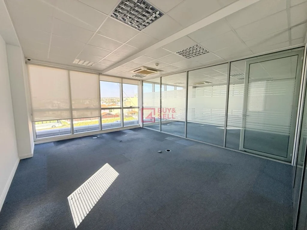 400m² Office for Rent