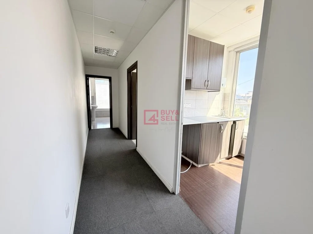 400m² Office for Rent
